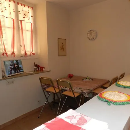 5 Mins From Monaco *