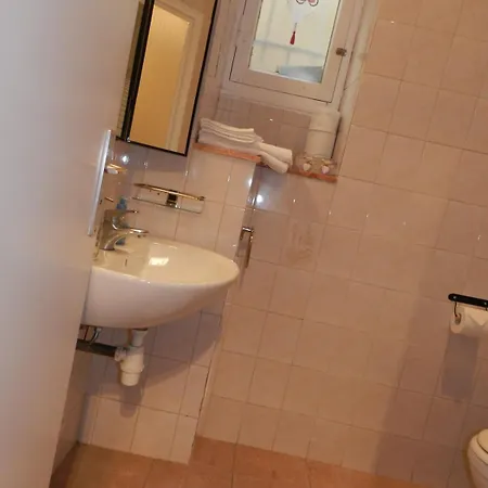 5 Mins From Monaco ボーソレイユ